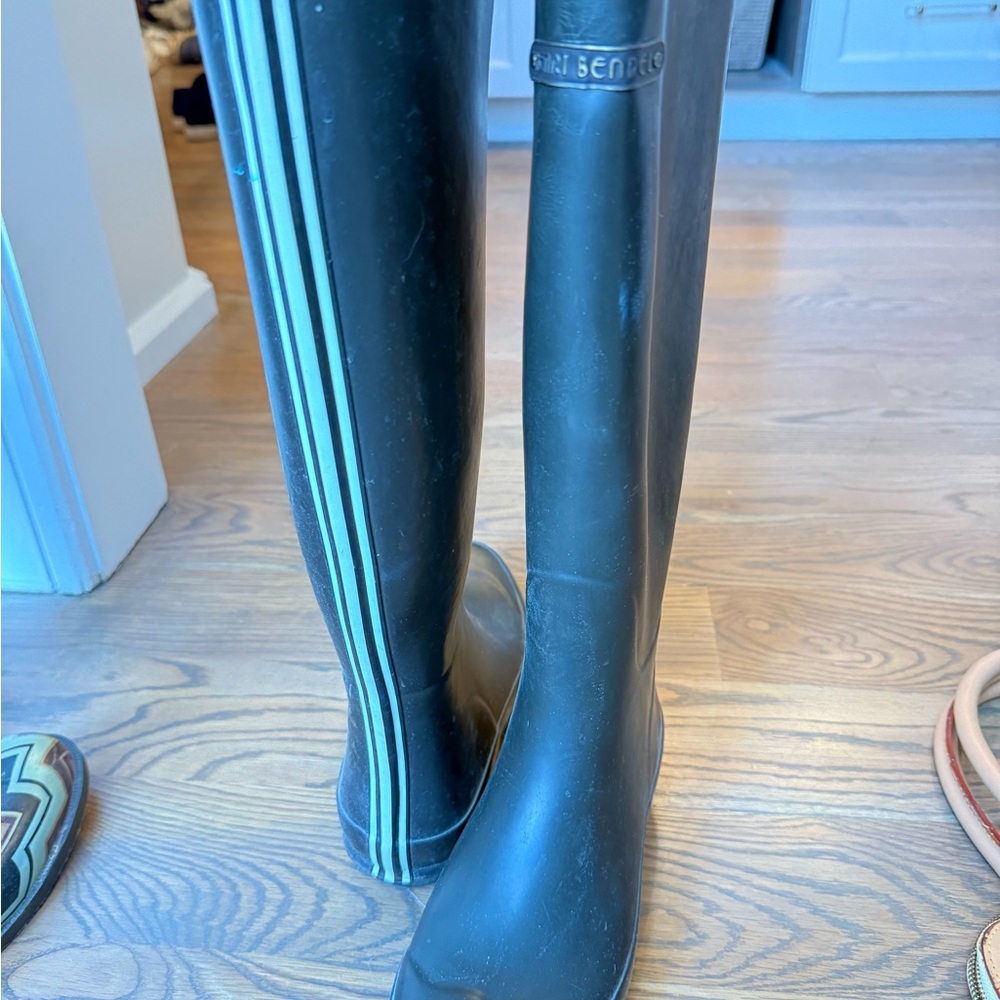 Henri Bendel Black and White Winter Rain Boots